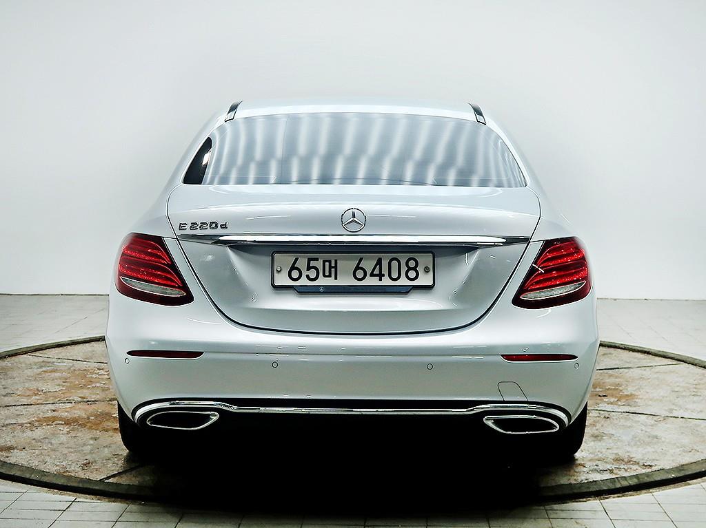 [벤츠] E-클래스 W213 E220d 아방가르드 - 이미지 3