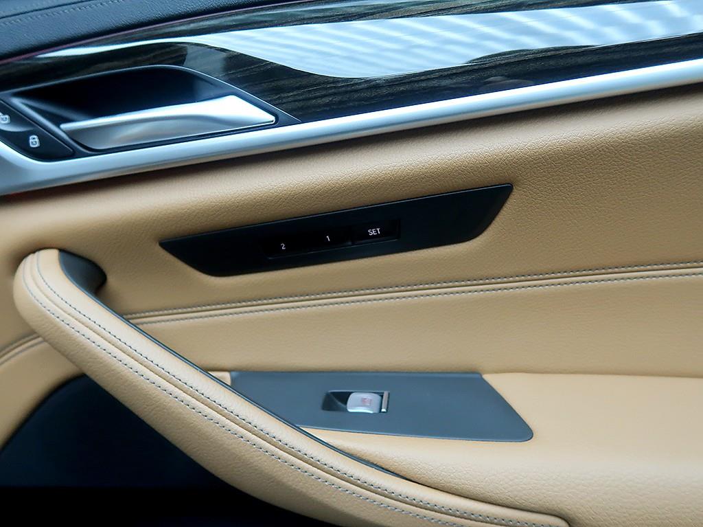 [BMW] 5시리즈 (G30) 520i 럭셔리 - 이미지 16