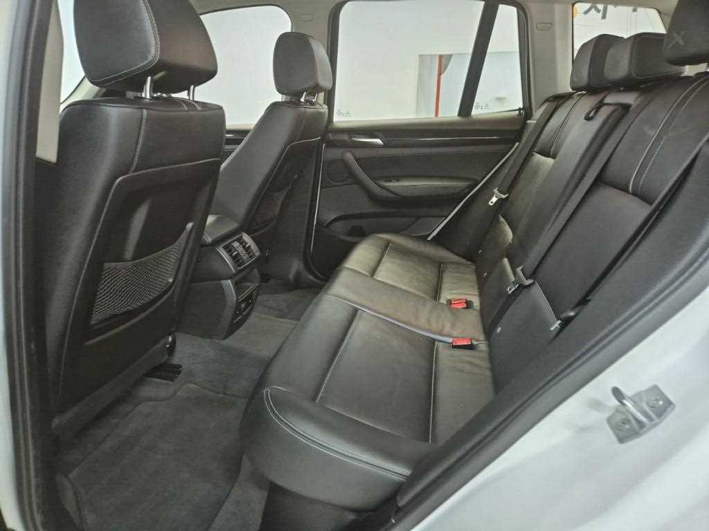 [BMW] X3 (F25) xDrive 20d xLine (5인승) - 이미지 12