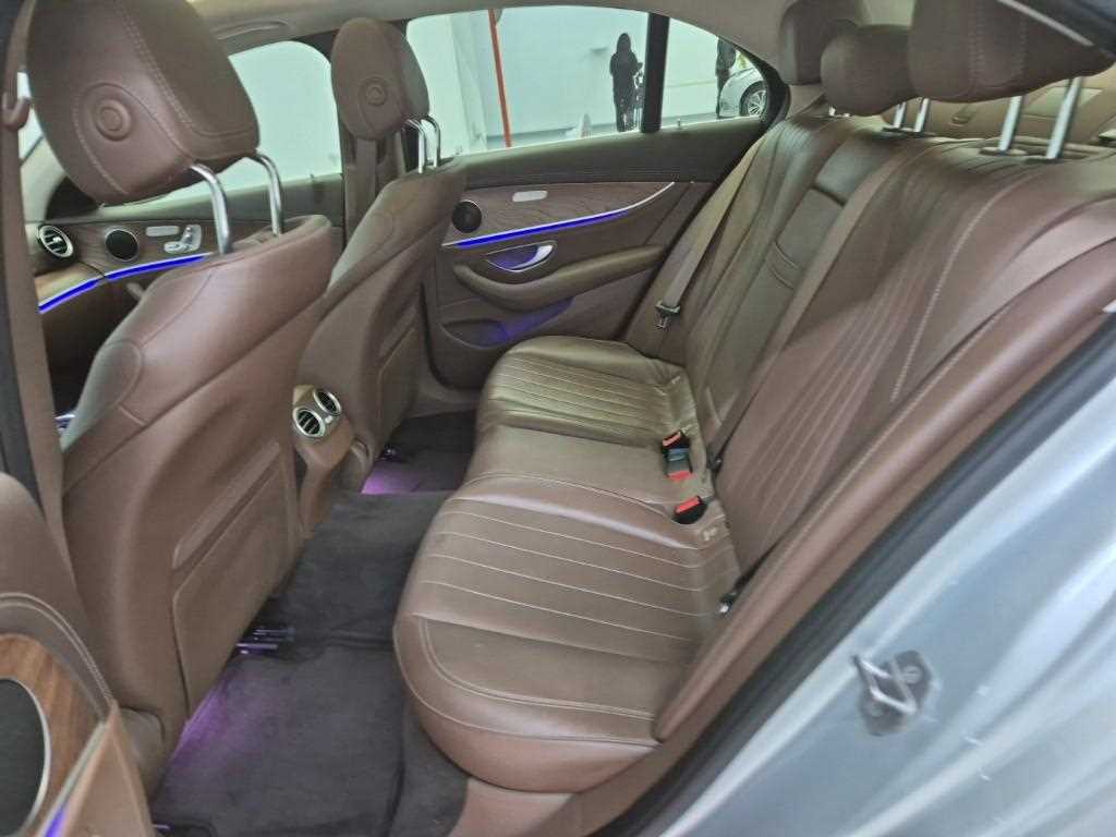 [벤츠] E-클래스 W213 E300e 4MATIC 익스클루시브 - 이미지 12