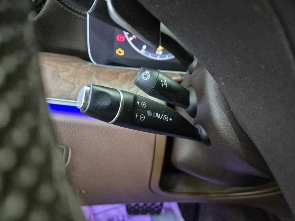 [벤츠] E-클래스 W213 E300e 4MATIC 익스클루시브 - 이미지 16