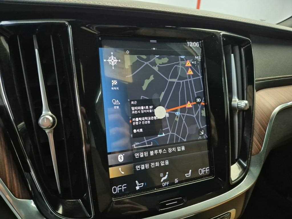 [볼보] V60 크로스 컨트리 2세대 2.0 B5 프로 AWD - 이미지 14