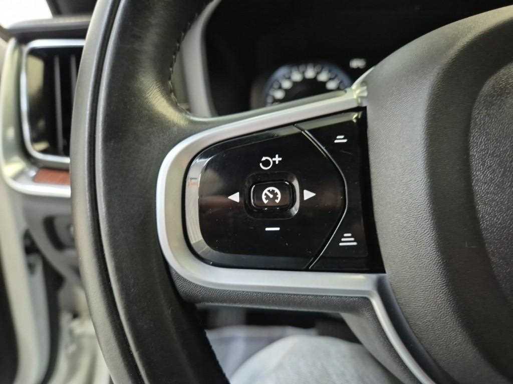 [볼보] V60 크로스 컨트리 2세대 2.0 B5 프로 AWD - 이미지 16