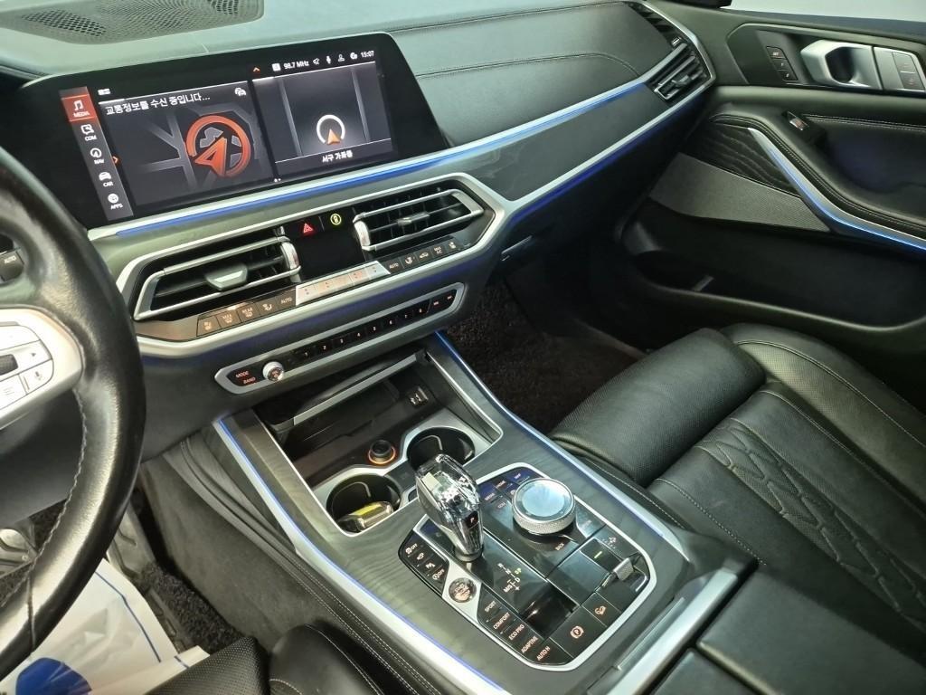 [BMW] X7 (G07) xDrive 30d 디자인 퓨어 엑셀런스 6인승 - 이미지 10