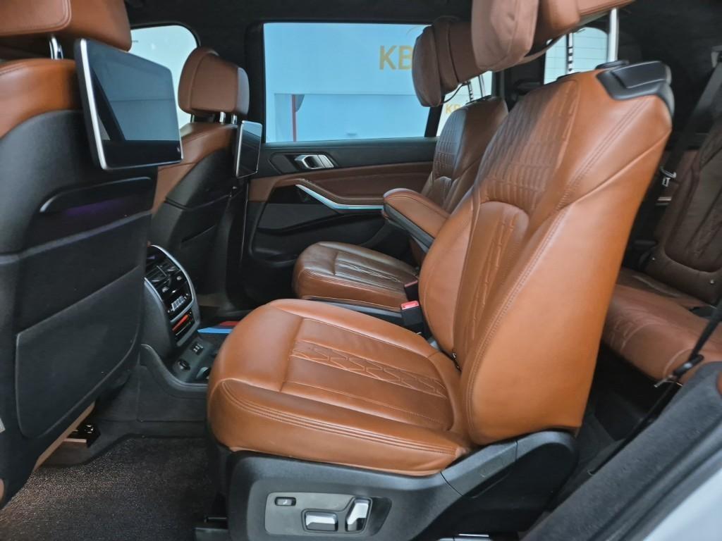 [BMW] X7 (G07) xDrive 40i M 스포츠 (6인승) - 이미지 8