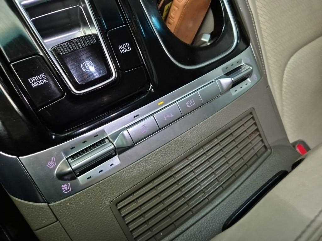 [기아] 카니발 4세대 가솔린 9인승 하이리무진 시그니처 - 이미지 16