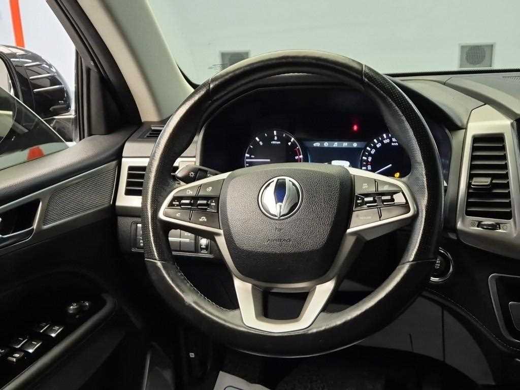 [KG모빌리티(쌍용)] G4렉스턴 디젤 2.2 4WD 유라시아 에디션 (5인승) - 이미지 9