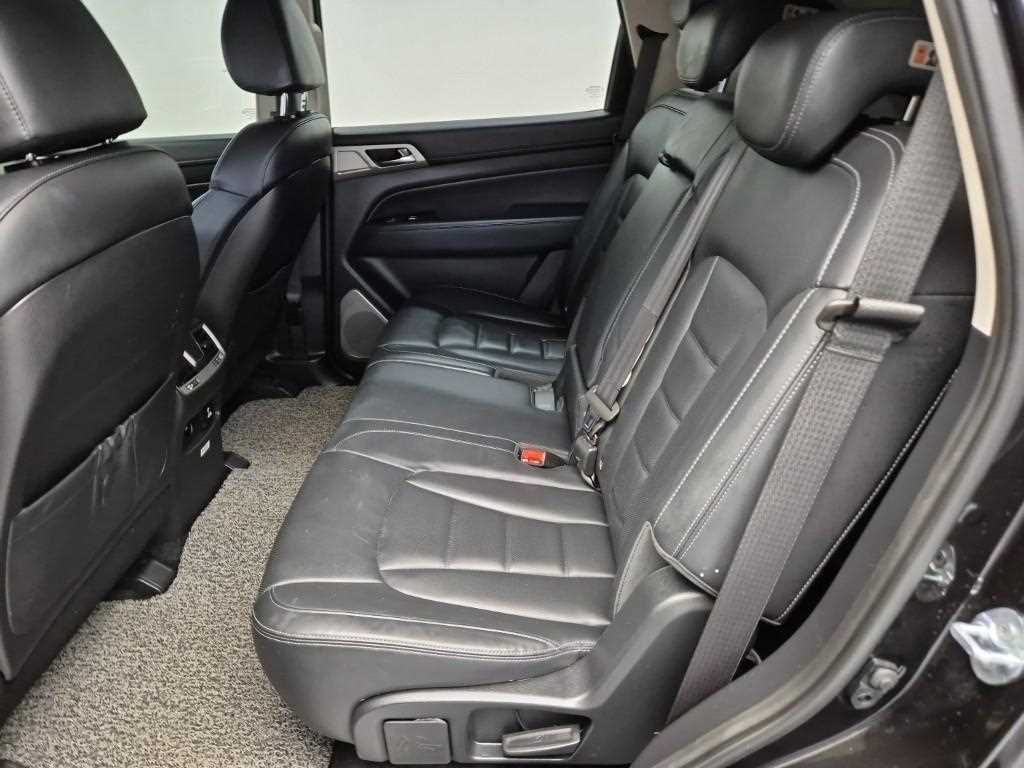 [KG모빌리티(쌍용)] G4렉스턴 디젤 2.2 4WD 유라시아 에디션 (5인승) - 이미지 12