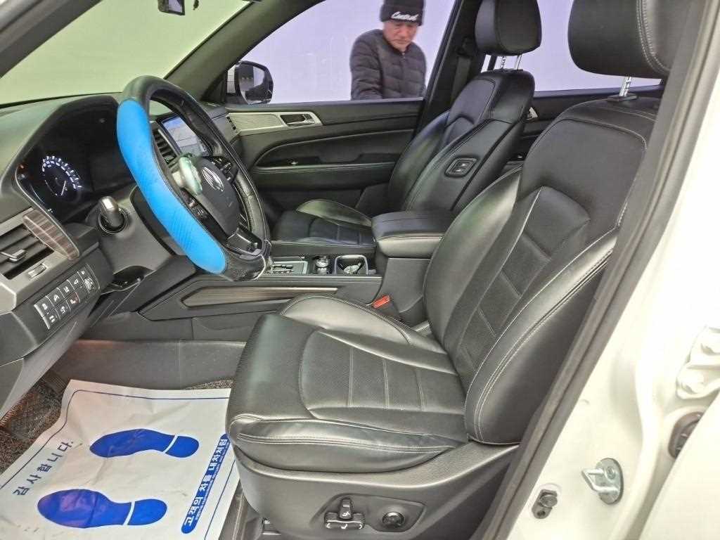 [KG모빌리티(쌍용)] G4렉스턴 디젤 2.2 4WD 유라시아 에디션 (7인승) - 이미지 11