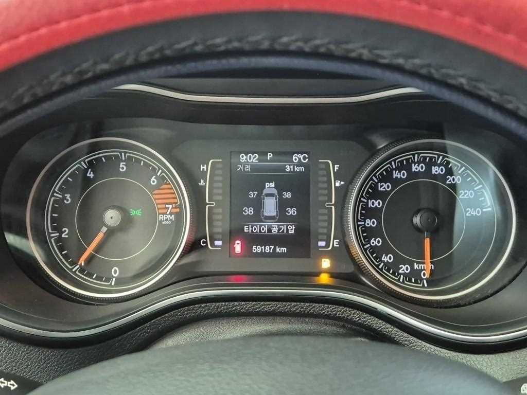 [지프] 체로키(KL) 2.4 론지튜드 하이 AWD        (5인승) - 이미지 6