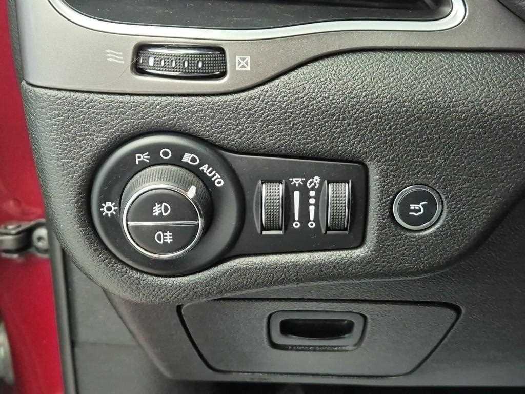 [지프] 체로키(KL) 2.4 론지튜드 하이 AWD        (5인승) - 이미지 18