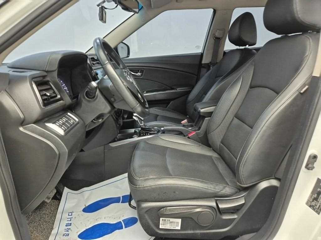 [KG모빌리티(쌍용)] 베리 뉴 티볼리 2WD 가솔린 1.5 V3 - 이미지 11