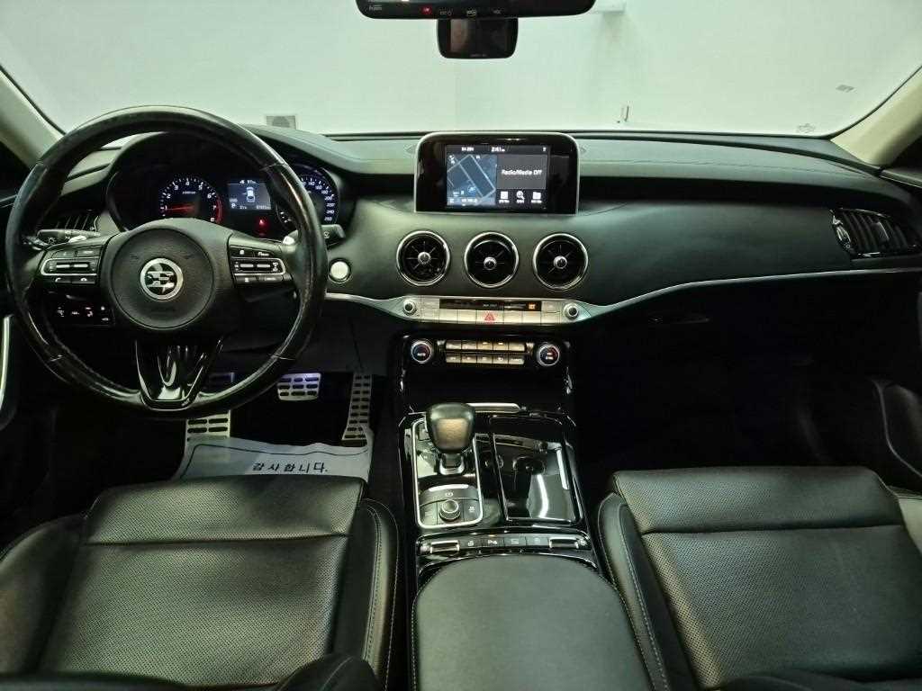 [기아] 스팅어 가솔린 2.0 터보 2WD 플래티넘 - 이미지 7