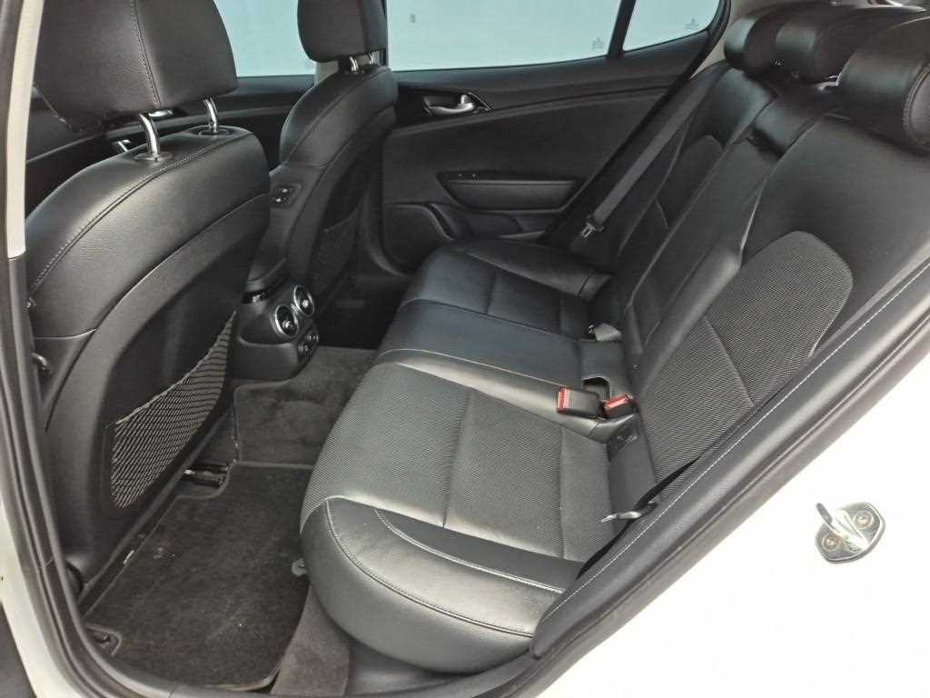 [기아] 스팅어 가솔린 2.0 터보 2WD 플래티넘 - 이미지 12