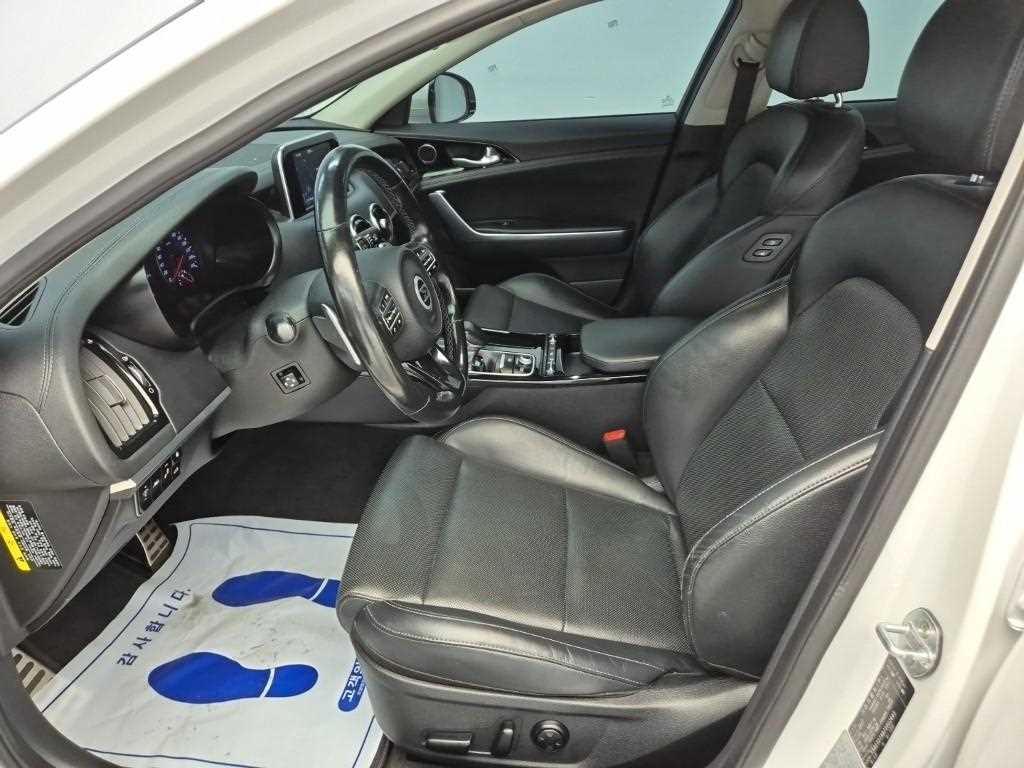 [기아] 스팅어 가솔린 2.0 터보 2WD 플래티넘 - 이미지 11