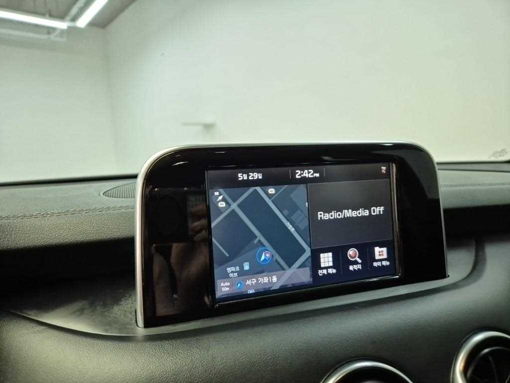 [기아] 스팅어 가솔린 2.0 터보 2WD 플래티넘 - 이미지 14