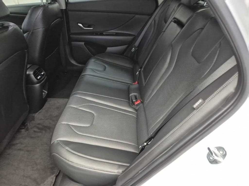 [현대] 더 뉴 아반떼 하이브리드 (CN7) 1.6 HEV 인스퍼레이션 - 이미지 12