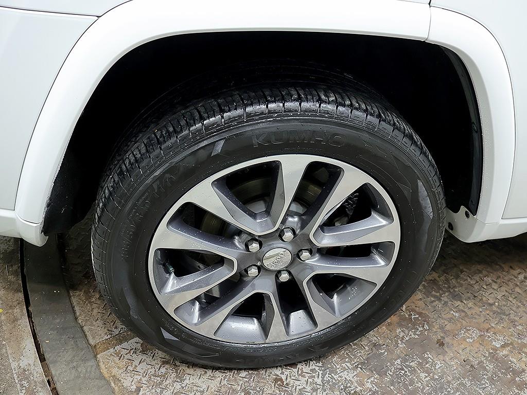 [지프] 그랜드 체로키 3.0 디젤 오버랜드 WK2 - 이미지 8