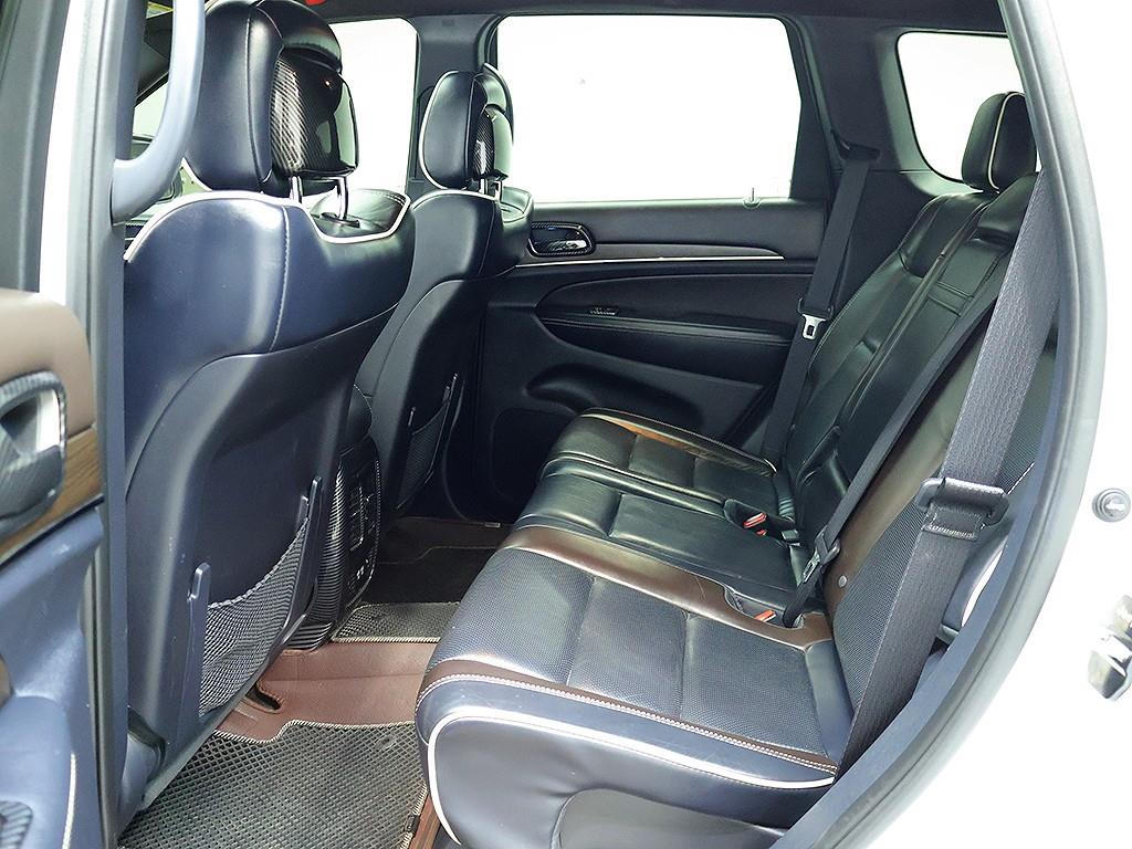 [지프] 그랜드 체로키 3.0 디젤 오버랜드 WK2 - 이미지 12