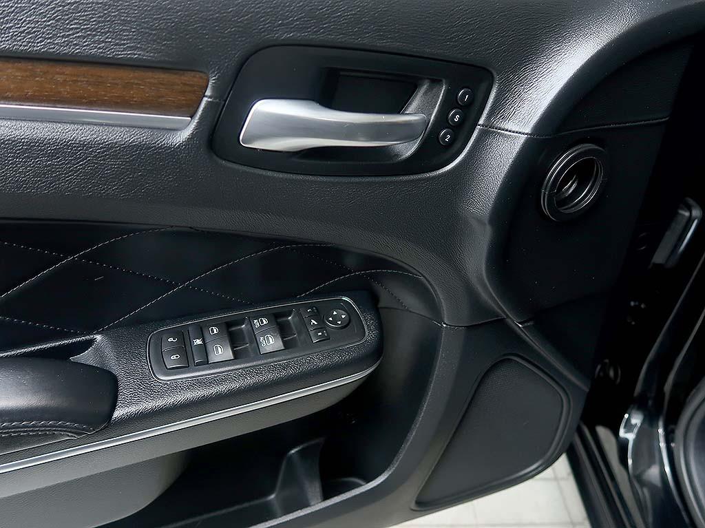 [크라이슬러] 더뉴300C 3.6 AWD - 이미지 13