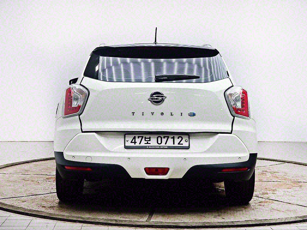 [KG모빌리티(쌍용)] 티볼리 디젤 2WD 1.6 LX - 이미지 3