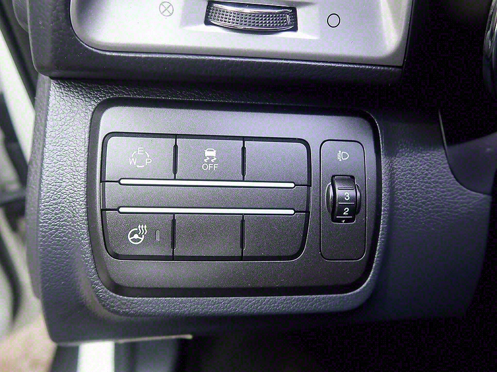 [KG모빌리티(쌍용)] 티볼리 디젤 2WD 1.6 LX - 이미지 14