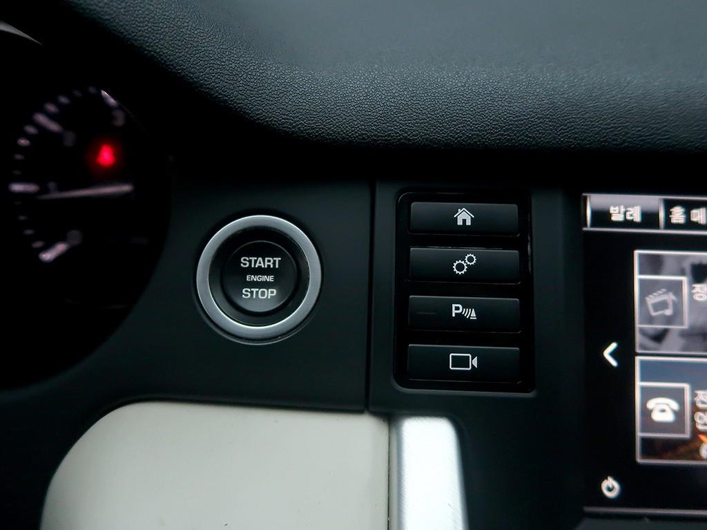 [랜드로버] 디스커버리 스포츠 2.0 TD4 HSE 럭셔리 (5인승) - 이미지 17