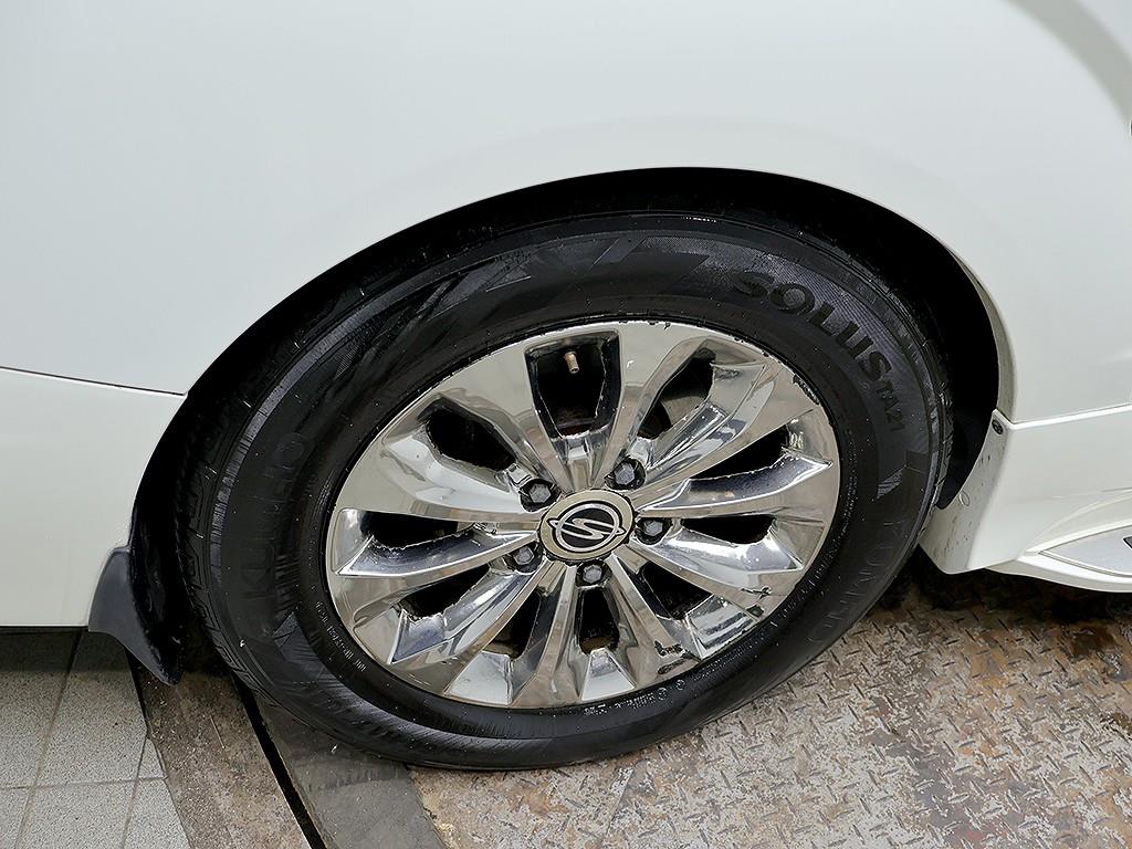 [KG모빌리티(쌍용)] 코란도투리스모 4WD TX 9인승 - 이미지 7