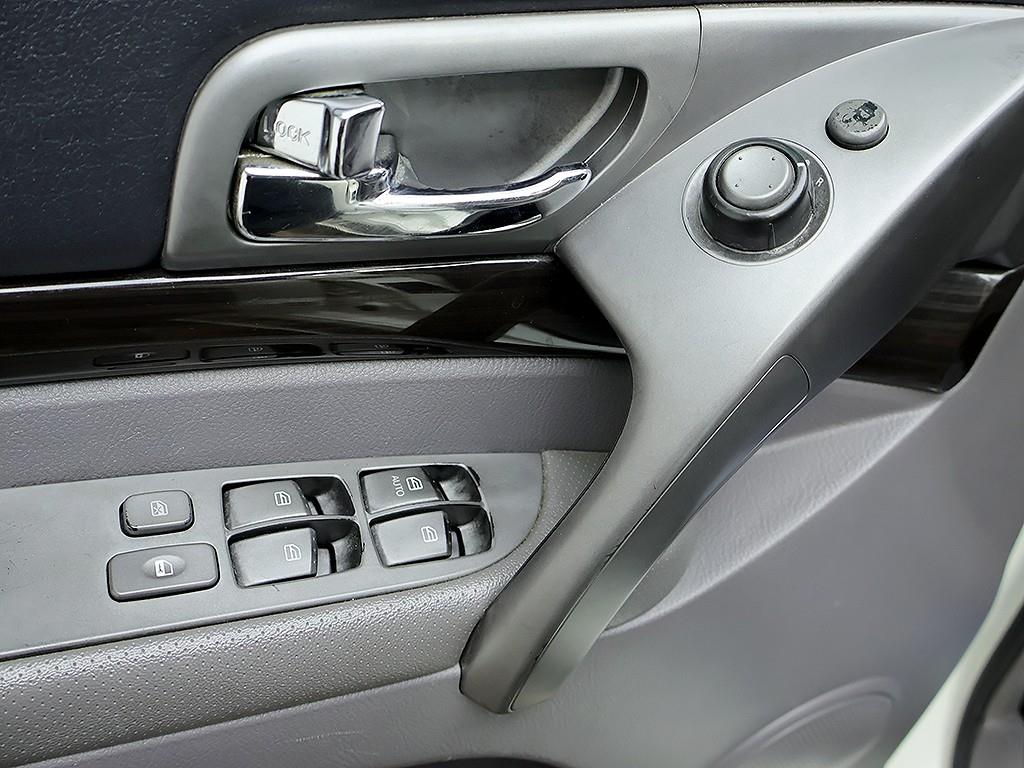 [KG모빌리티(쌍용)] 코란도투리스모 4WD TX 9인승 - 이미지 13