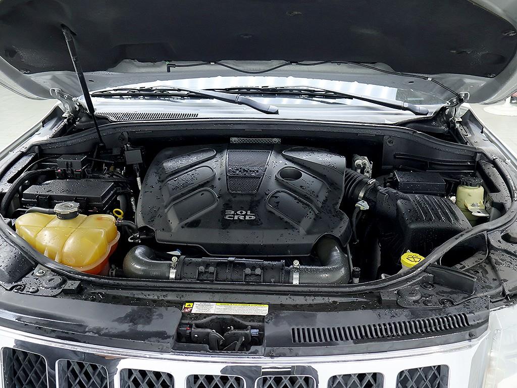 [지프] 그랜드 체로키 3.0 디젤 오버랜드 WK2 - 이미지 5