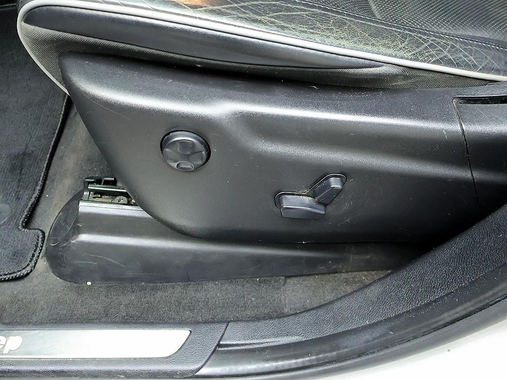 [지프] 그랜드 체로키 3.0 디젤 오버랜드 WK2 - 이미지 9