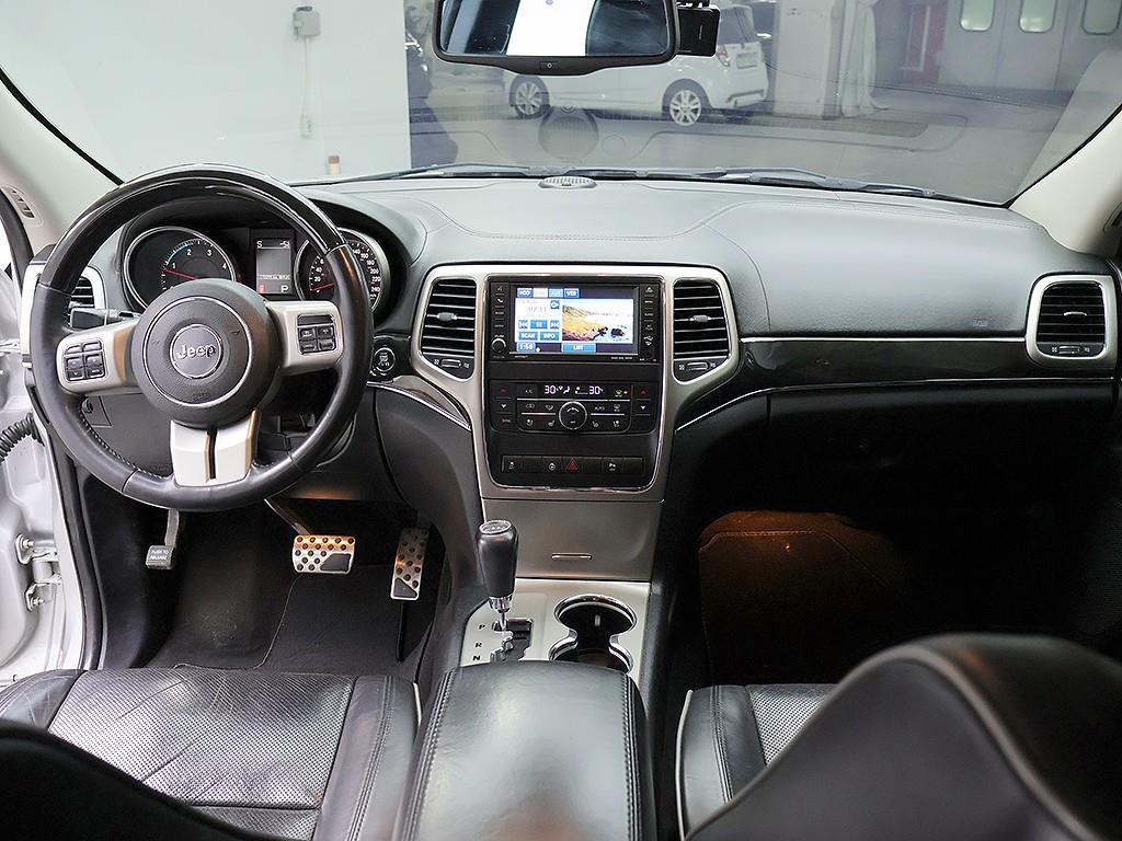 [지프] 그랜드 체로키 3.0 디젤 오버랜드 WK2 - 이미지 14