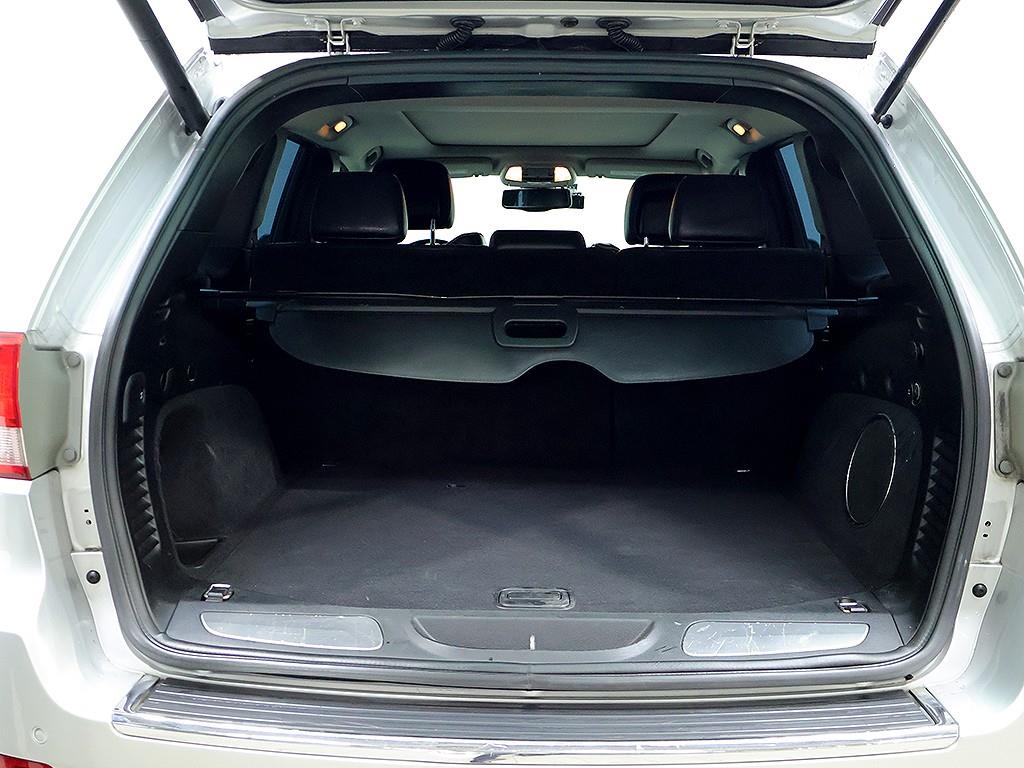 [지프] 그랜드 체로키 3.0 디젤 오버랜드 WK2 - 이미지 16