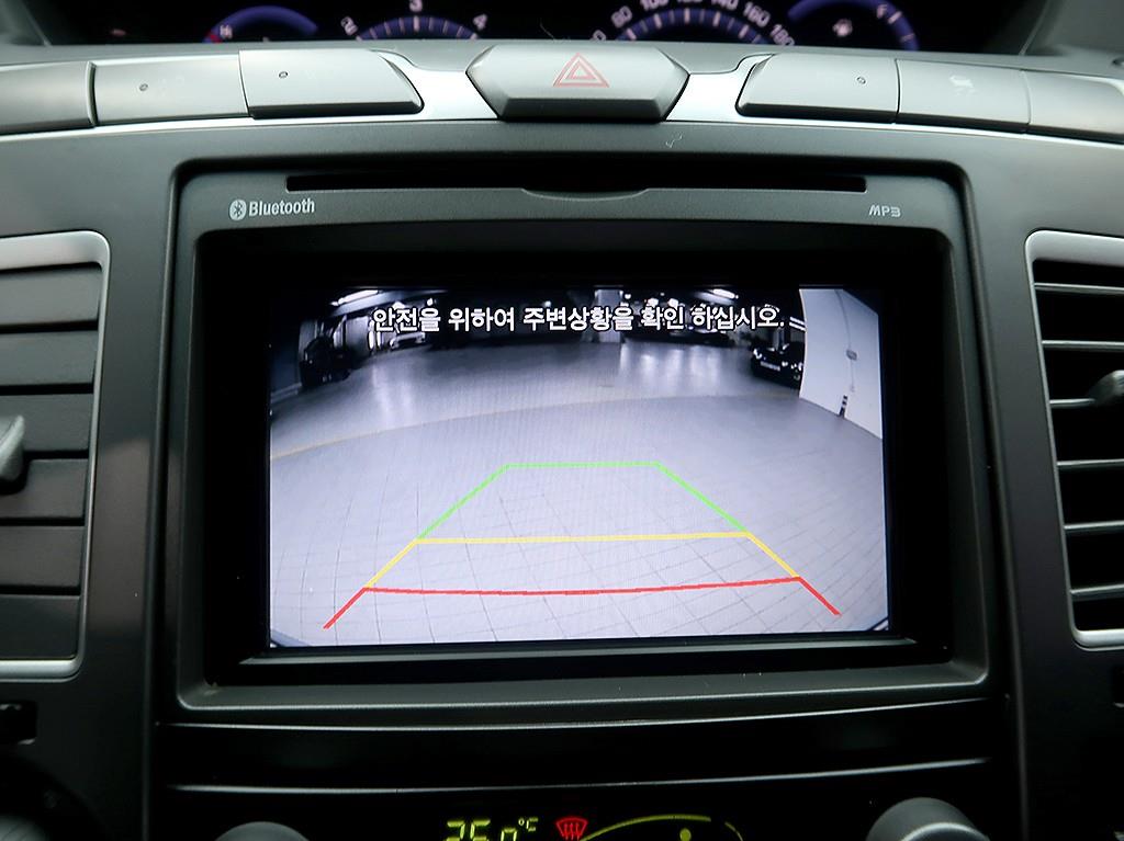 [KG모빌리티(쌍용)] 코란도투리스모 4WD TX 9인승 - 이미지 13