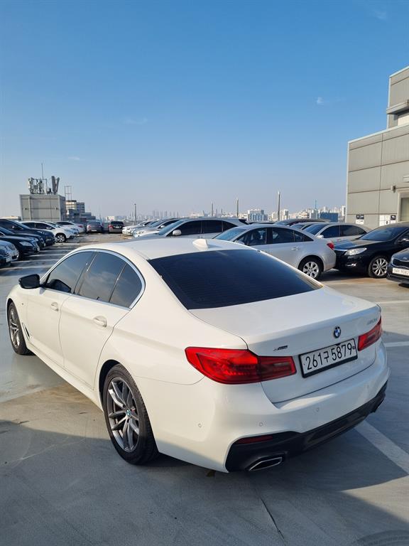 [BMW] 5시리즈 (G30) 520d xDrive M 스포츠 플러스 - 이미지 6