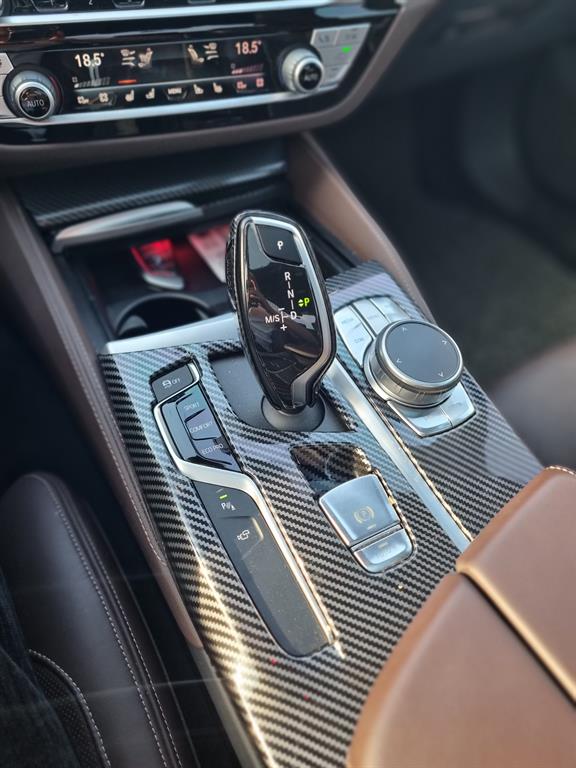 [BMW] 5시리즈 (G30) 520d xDrive M 스포츠 플러스 - 이미지 8