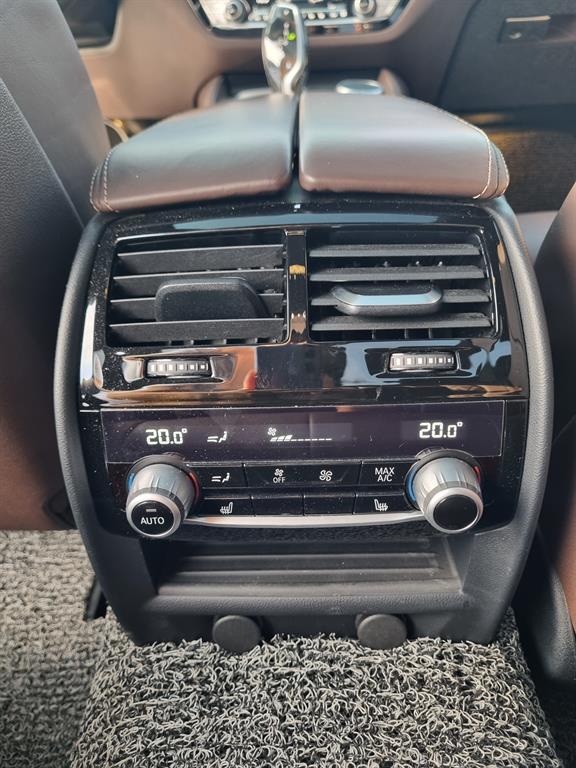 [BMW] 5시리즈 (G30) 520d xDrive M 스포츠 플러스 - 이미지 16