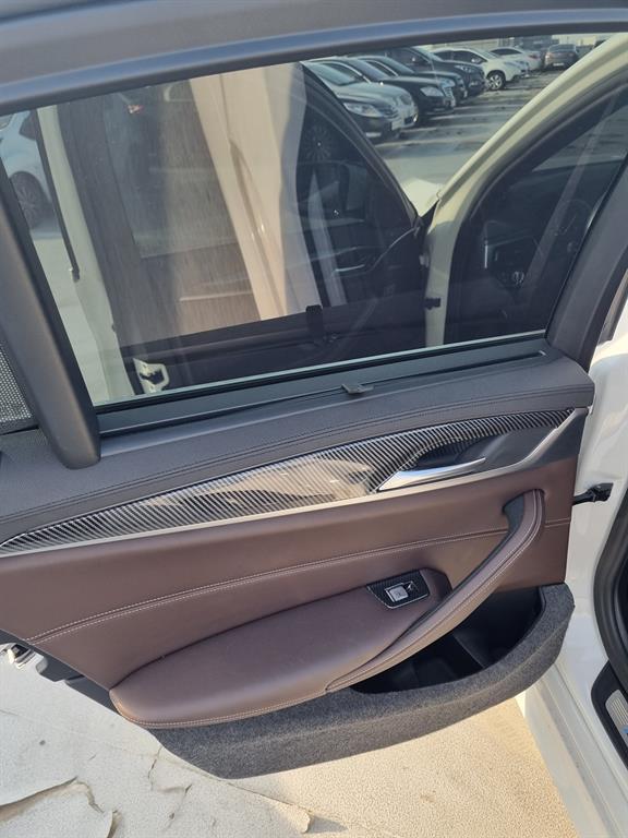 [BMW] 5시리즈 (G30) 520d xDrive M 스포츠 플러스 - 이미지 14