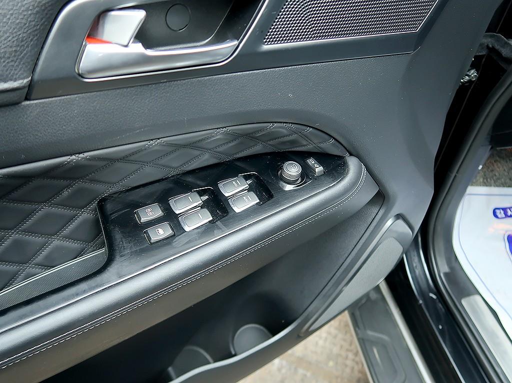 [KG모빌리티(쌍용)] G4렉스턴 디젤 2.2 4WD 화이트 에디션 - 이미지 13