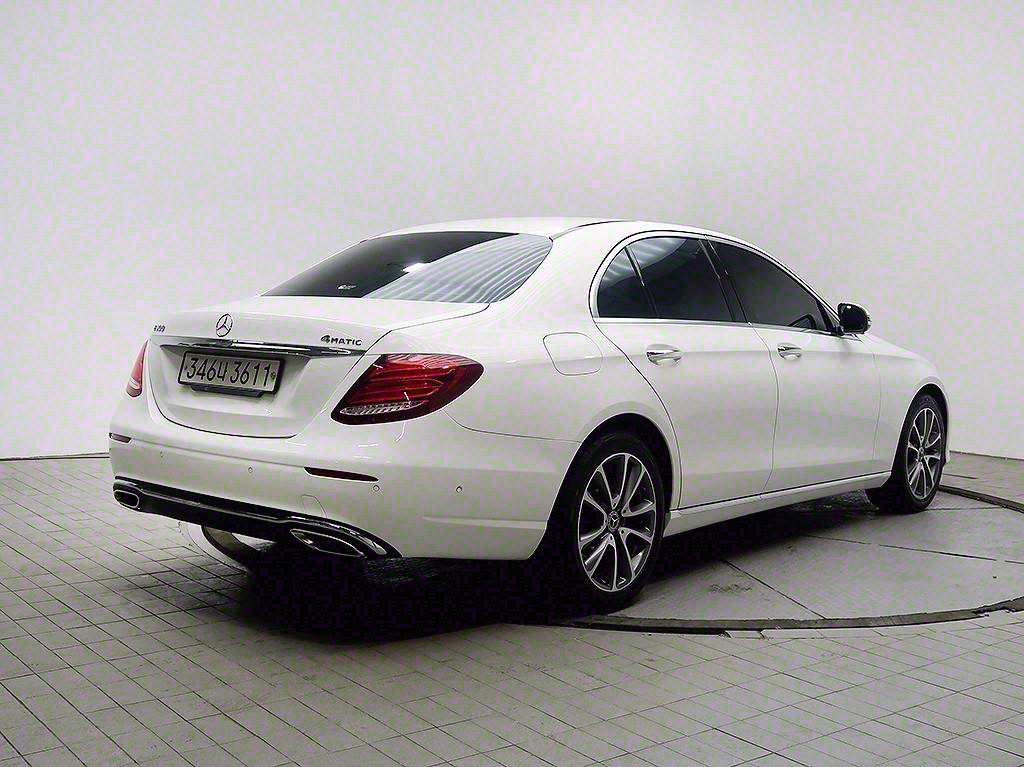 [벤츠] E-클래스 W213 E300 4MATIC 아방가르드 - 이미지 4
