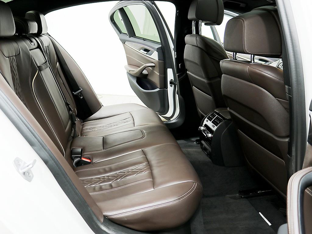 [BMW] 5시리즈 (G30) 530i M 스포츠 플러스 - 이미지 12