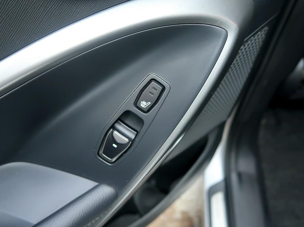 [현대] 더뉴맥스크루즈 E-VGT R2.2 4WD 익스클루시브       (6인승) - 이미지 16