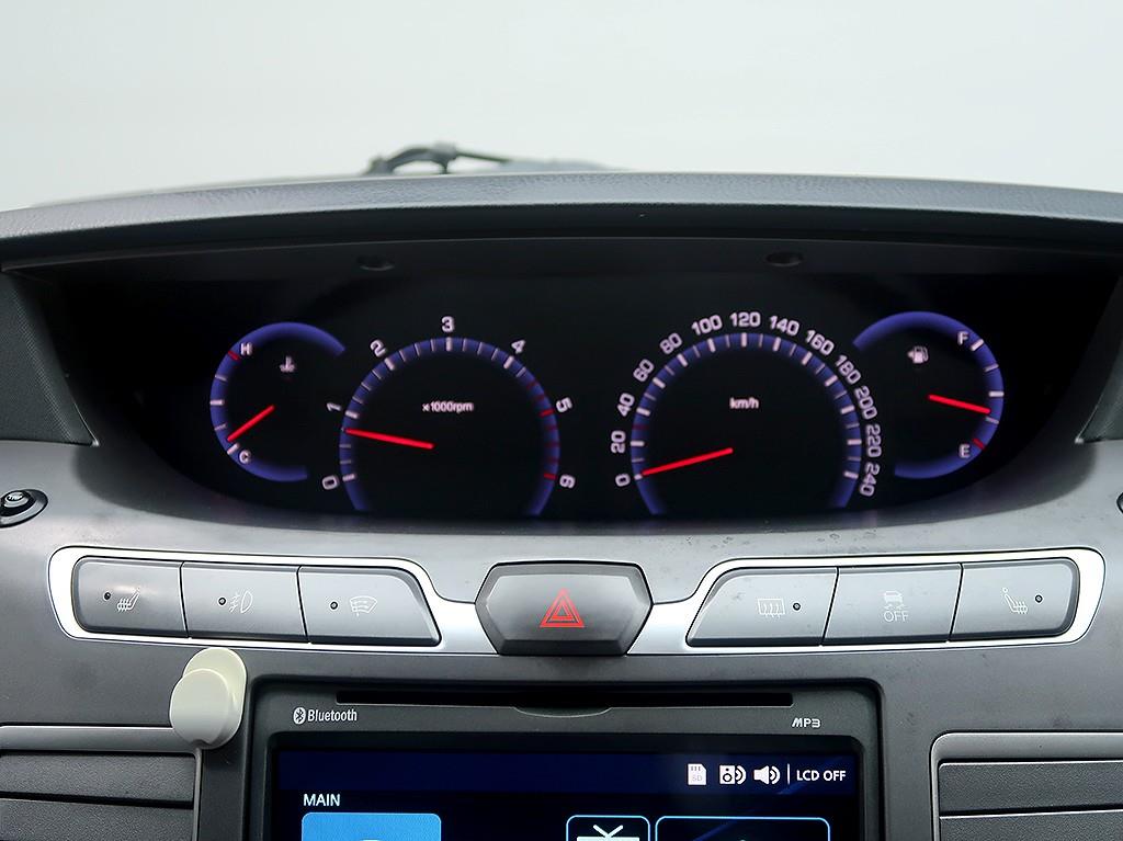 [KG모빌리티(쌍용) ] 코란도투리스모 4WD 아웃도어 에디션 - 이미지 17