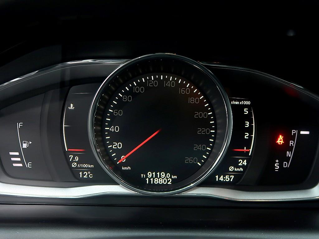 [볼보] XC60 D3 - 이미지 6