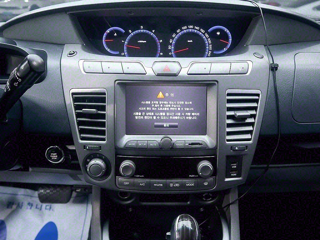 [KG모빌리티(쌍용) ] 코란도투리스모 4WD TX 9인승       (9인승) - 이미지 9