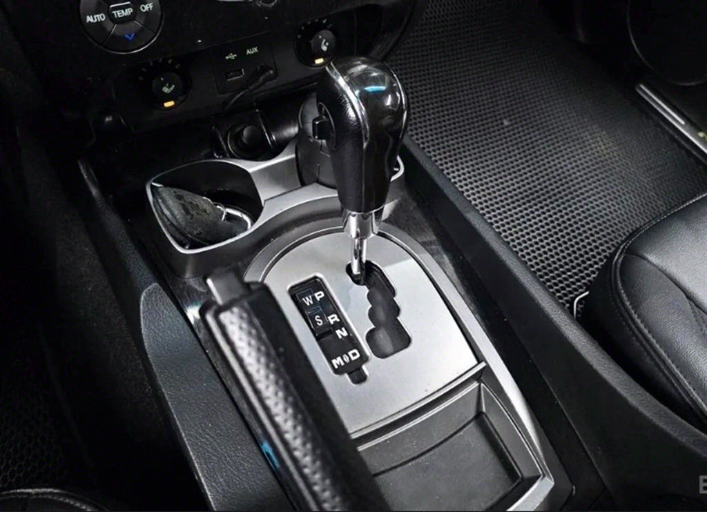 [KG모빌리티(쌍용) ] 렉스턴W 2.0 4WD 어드벤처 60th 에디션 - 이미지 9