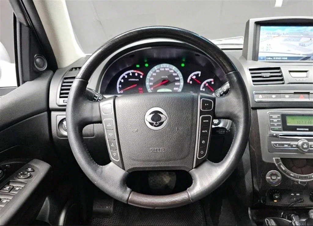 [KG모빌리티(쌍용) ] 렉스턴W 2.0 4WD 어드벤처 60th 에디션 - 이미지 13