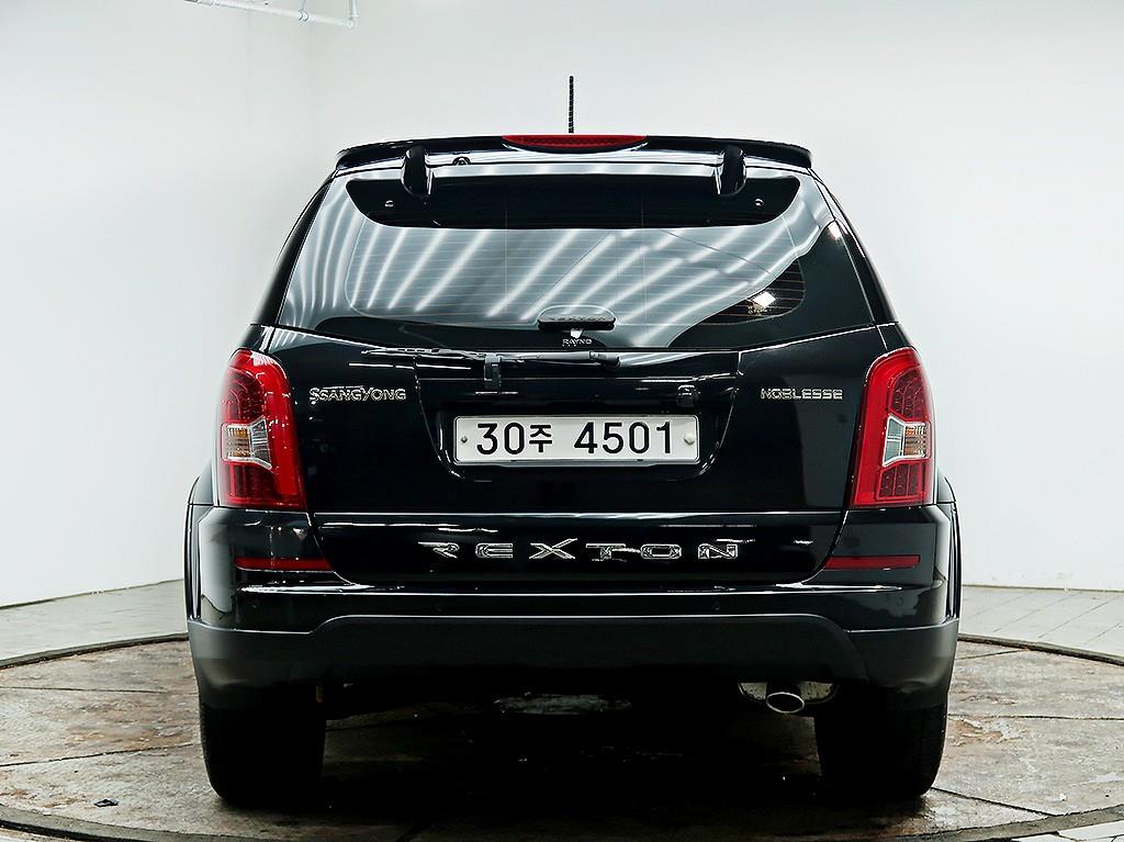 [KG모빌리티(쌍용) ] 렉스턴W 2.0  4WD 노블레스 - 이미지 3