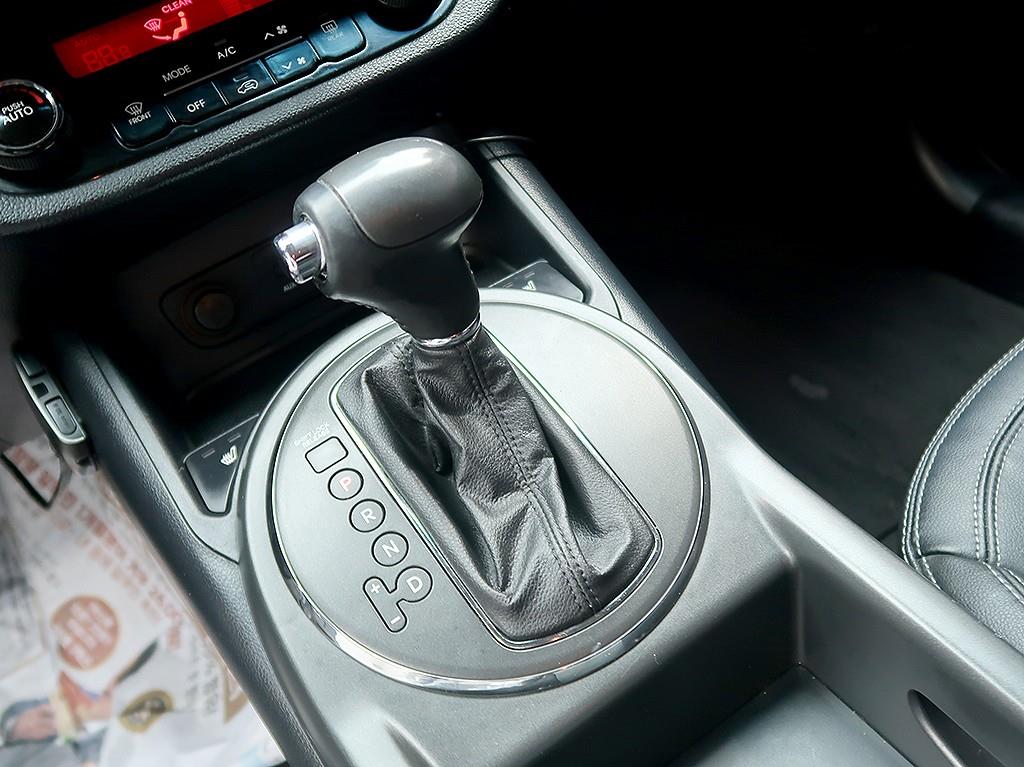 [기아] 스포티지 R 2WD TLX 최고급형       (5인승) - 이미지 10