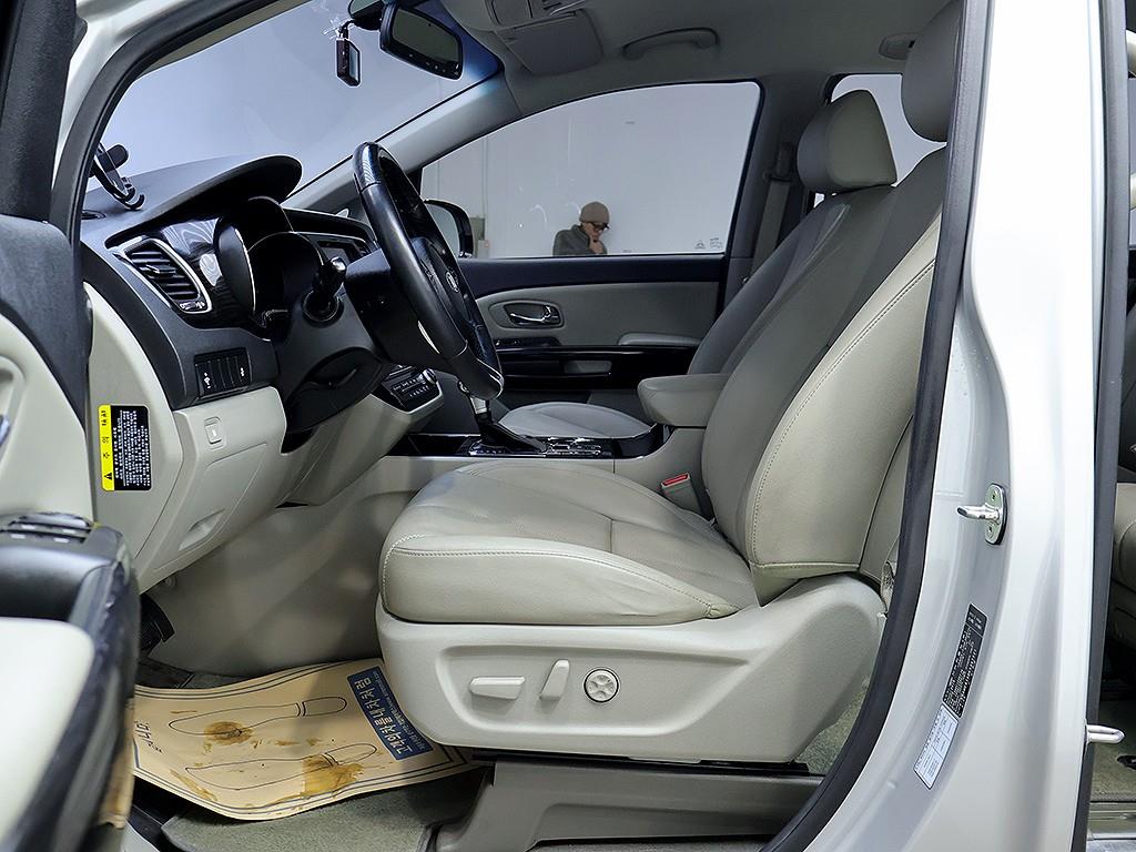 [기아] 더 뉴 카니발 디젤 9인승 노블레스 스페셜 - 이미지 11